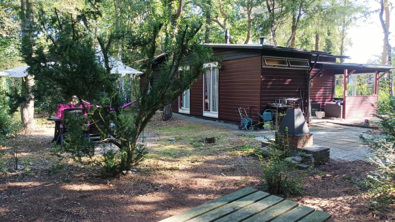 Bosbungalow De Eekhoorn Nunspeet Exterior foto